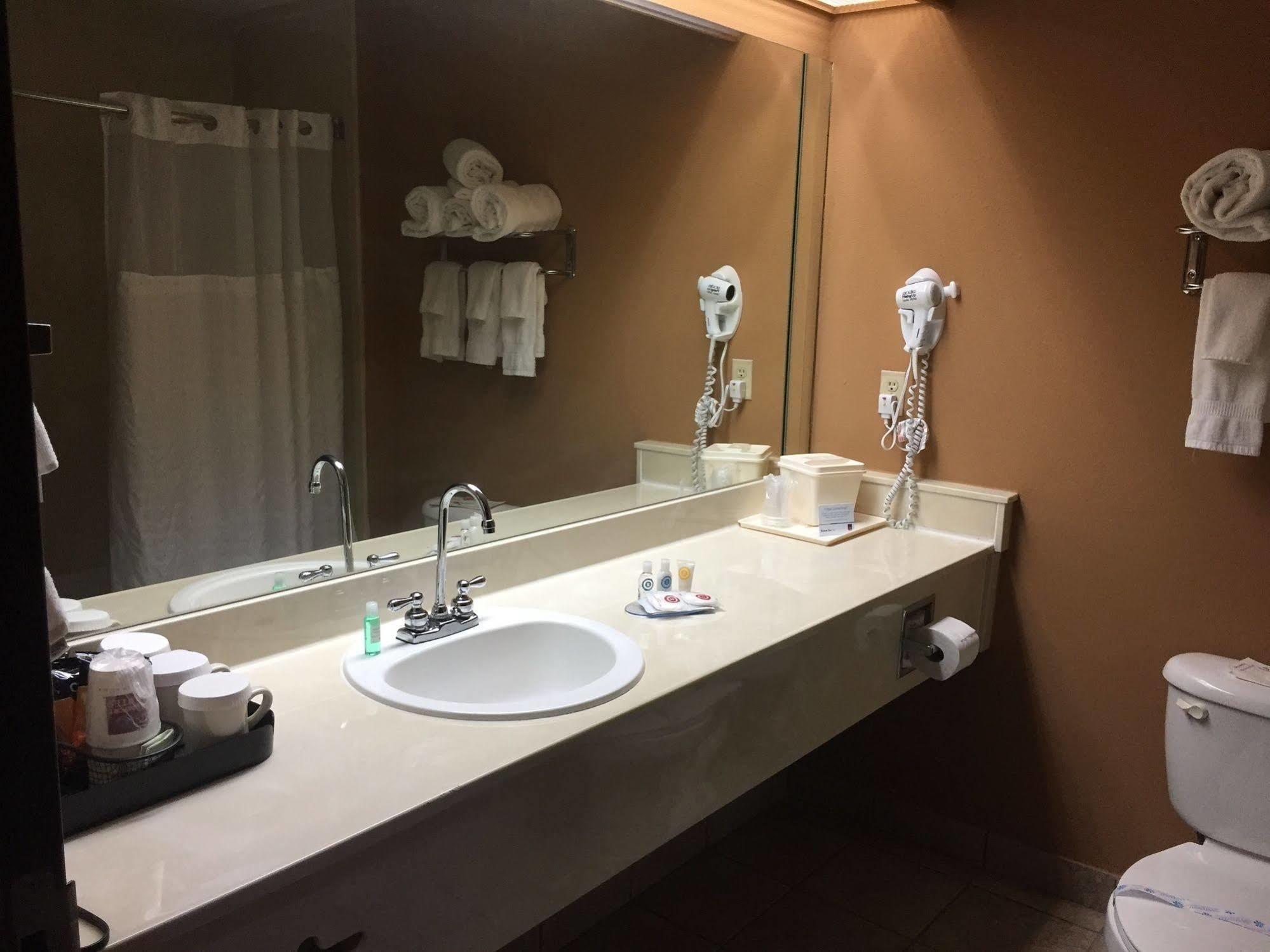 Comfort Suites Lake Jackson Clute Ngoại thất bức ảnh