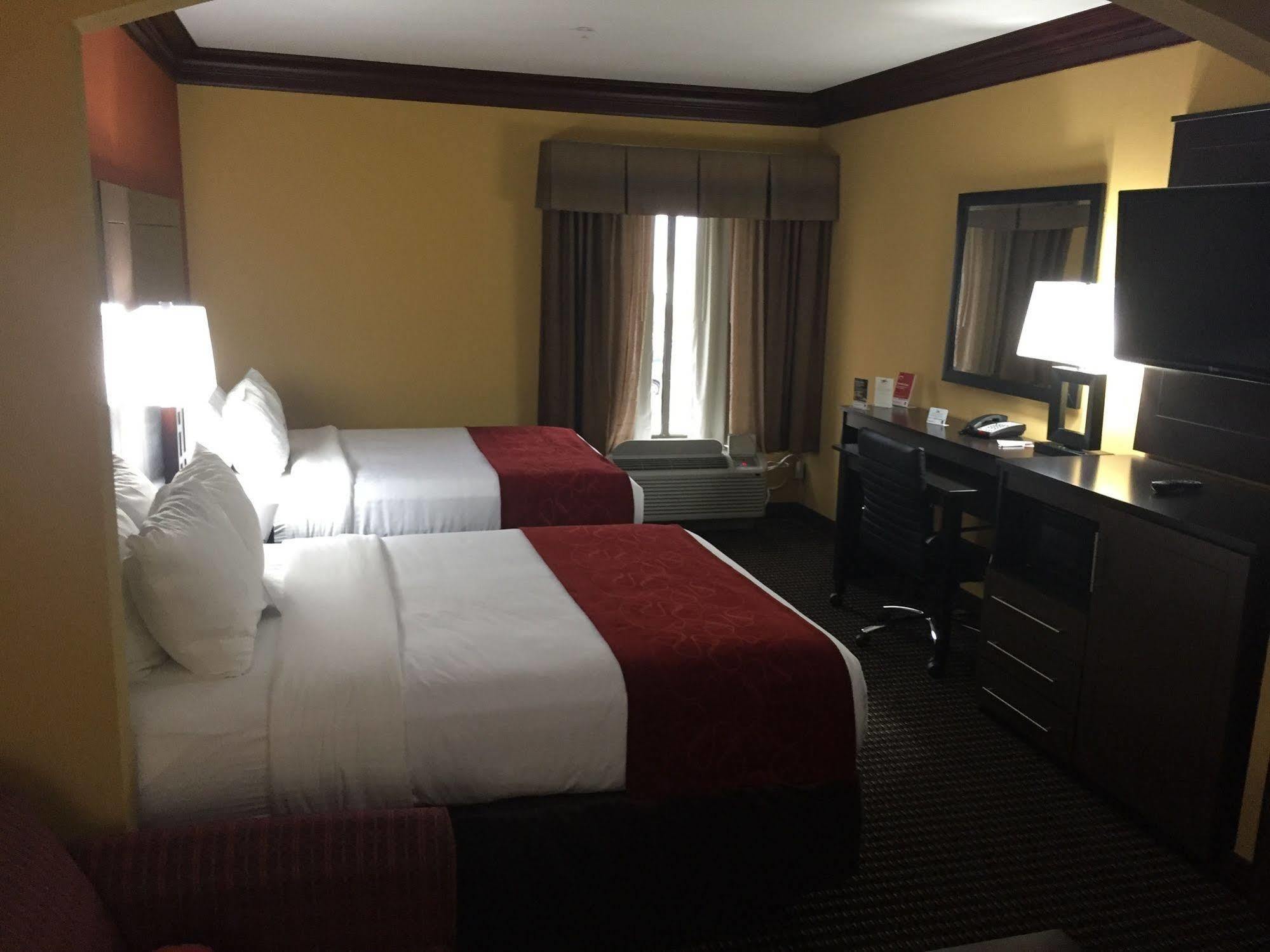 Comfort Suites Lake Jackson Clute Ngoại thất bức ảnh